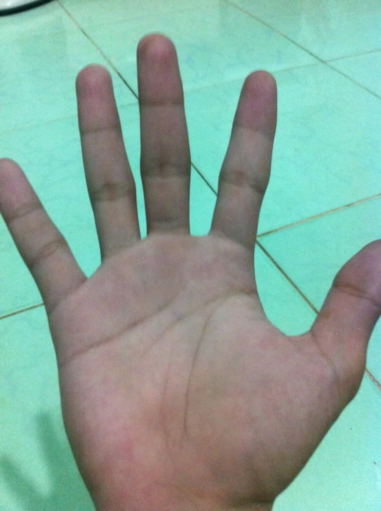 Nhờ cao nhân 5giay xem tướng qua bàn tay giúp em với hi hi