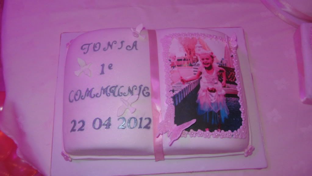 http://i1234.photobucket.com/albums/ff407/sweetdreamscakes1/kasteeltaart072.jpg