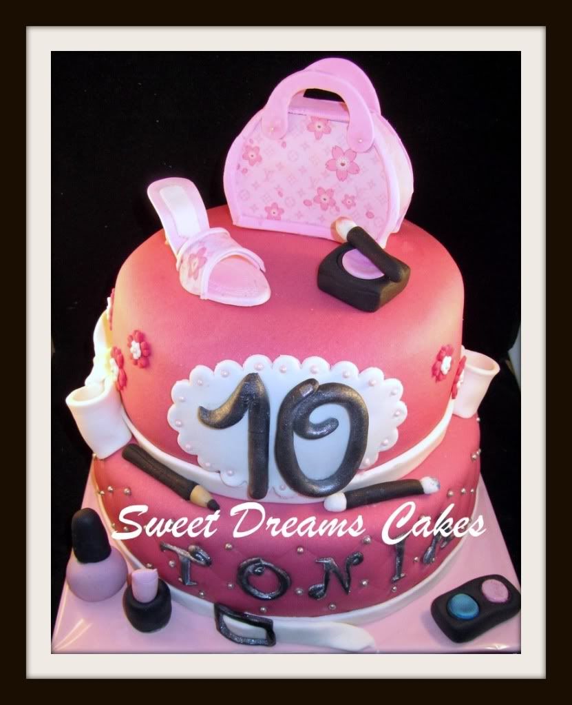 http://i1234.photobucket.com/albums/ff407/sweetdreamscakes1/makeuptas.jpg