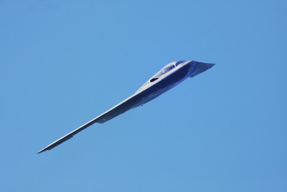 IMAGE: http://i1234.photobucket.com/albums/ff419/radio_engineer/B2%20Bomber/B21b.jpg