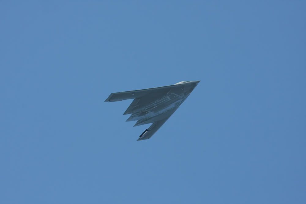 IMAGE: http://i1234.photobucket.com/albums/ff419/radio_engineer/B2%20Bomber/B22.jpg