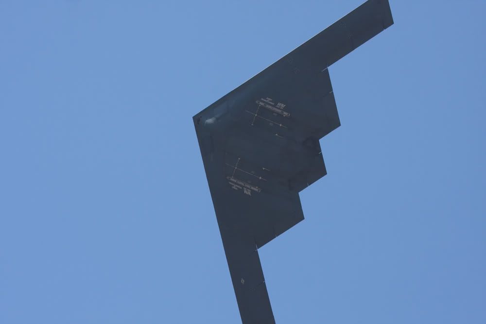 IMAGE: http://i1234.photobucket.com/albums/ff419/radio_engineer/B2%20Bomber/B23.jpg