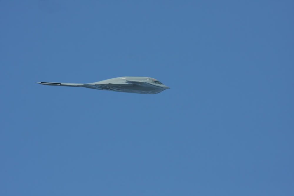 IMAGE: http://i1234.photobucket.com/albums/ff419/radio_engineer/B2%20Bomber/B25.jpg