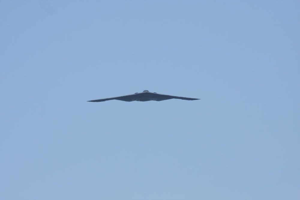 IMAGE: http://i1234.photobucket.com/albums/ff419/radio_engineer/B2%20Bomber/B26.jpg