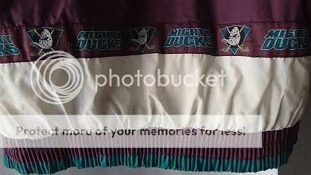   but in excellent condition Anaheim Mighty Ducks jacket by Pro Player