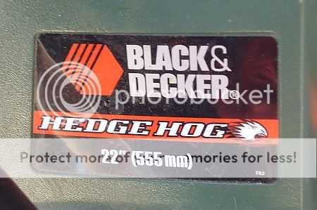 Black & Decker Hedge Hog Trimmer 22 555mm Blade  