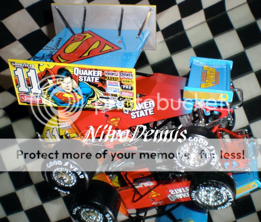 Sprint Car STEVE KINSER 118 SIGNED Diecast SUPERMAN World of Outlaws 